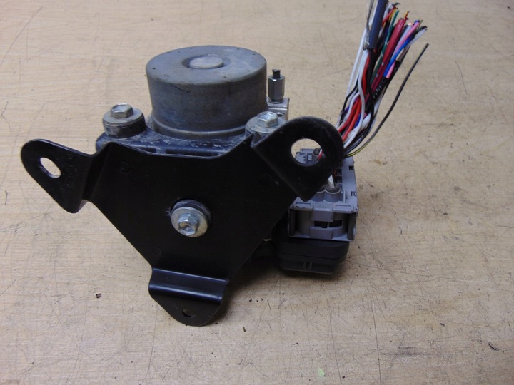 фото №8, Насос abs блок керування toyota land cruiser j7 2015рік