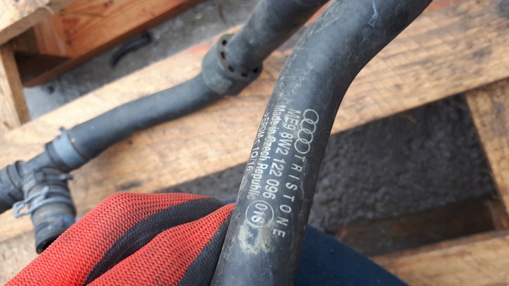 фото №8, A4 b9 8w шланг шланг води 3. tdi 8w2121070 a5 uk