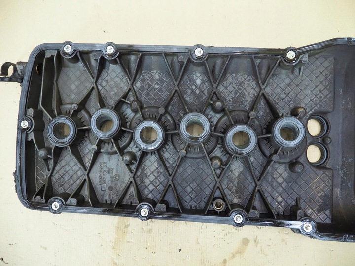 фото №13, Кришка клапанів права a8 d3 6.0 bht 07c103476ac