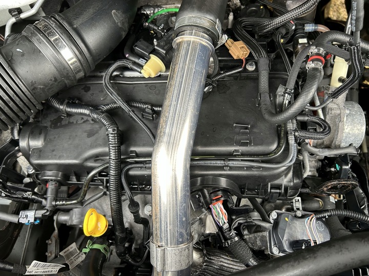 фото №8, Двигатель голый стойка 2.3 dci 170km би-турбо m9t 706 master iii 17r 151tys