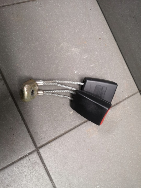 фото №1, Застёжка ремня зад audi a8 d2 4d0857739h