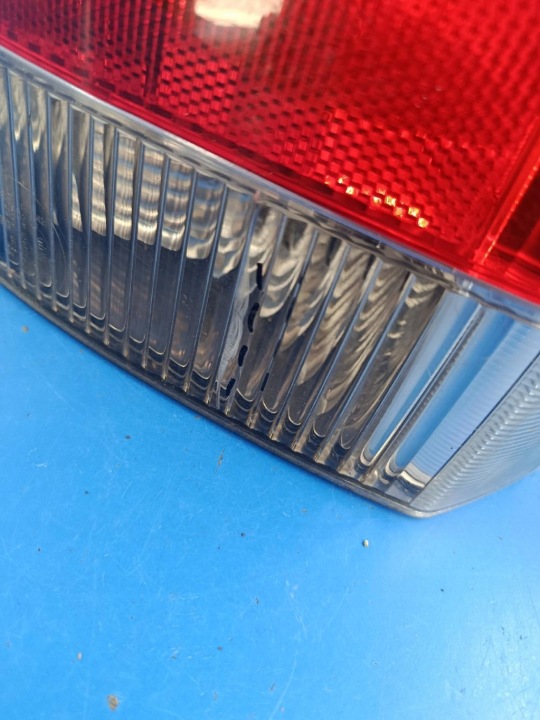 фото №5, Volvo xc70 ii фара зад права нижня 9154498 hella