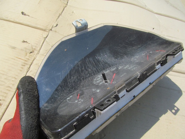 фото №8, Mazda 323 98-03 приборы указатели спидометр 1.5 c308