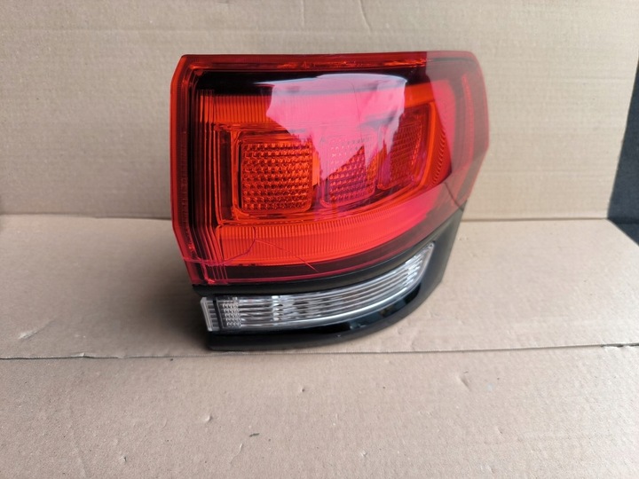 фото №1, Jeep grand cherokee wk2 рестайлінг лампа зад задня права пошкоджена