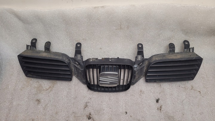 фото №3, Seat leon i toledo ii - решётка радиатора решётка 99-05 1m0853651f