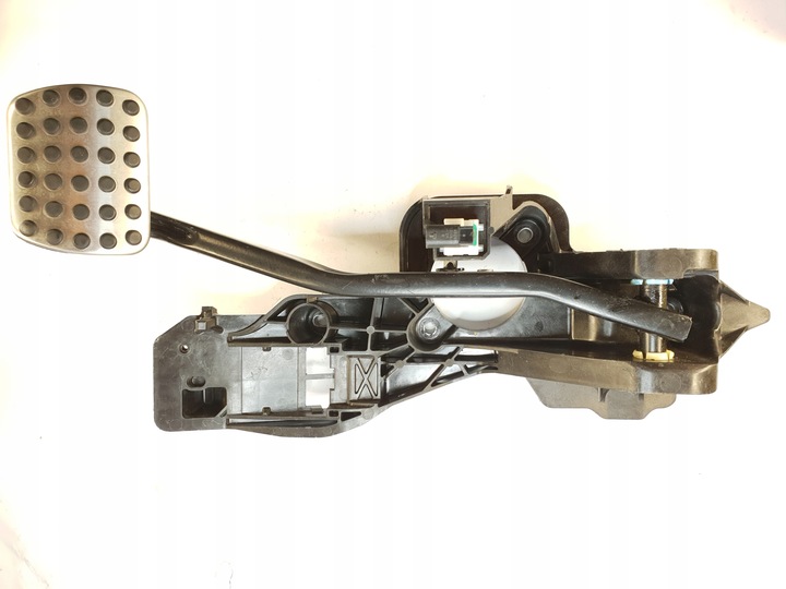 фото №1, Glb x247 педаль гальма оригінальний номер деталі