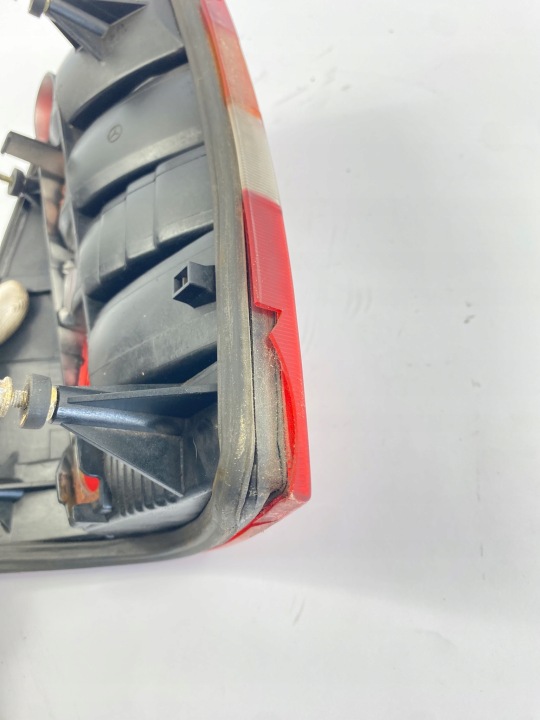фото №9, Фара задняя правая зад пассажира mercedes w124 универсал s124 1248204464 повреждённый