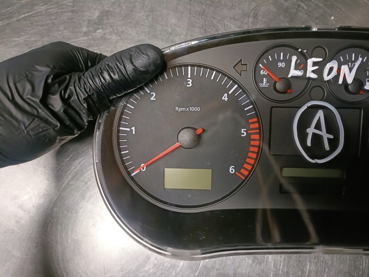 фото №4, Спідометр  seat toledo ii 1.6 110080012002