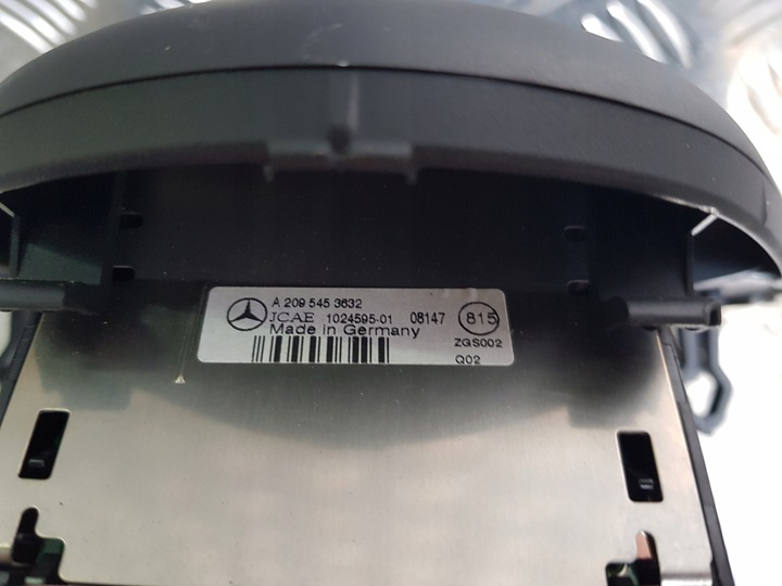 фото №3, Mercedes clc 203 рамка дисплей pdc a2095453632