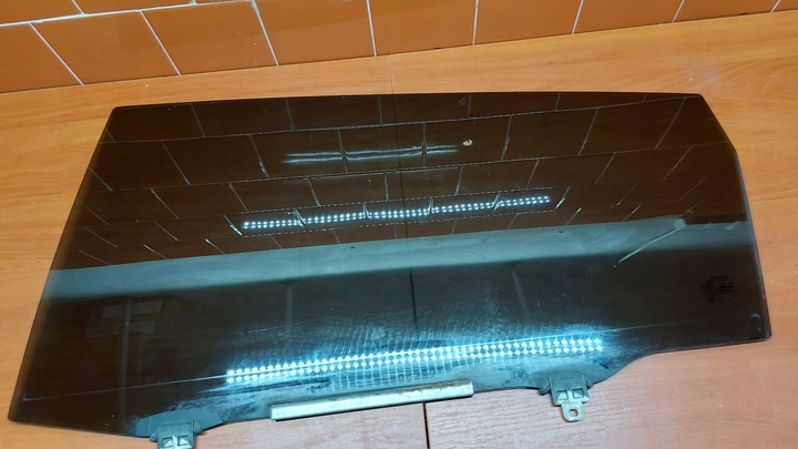 фото №1, Скло ліва лівий зад зад na toyota corolla verso ii 04-