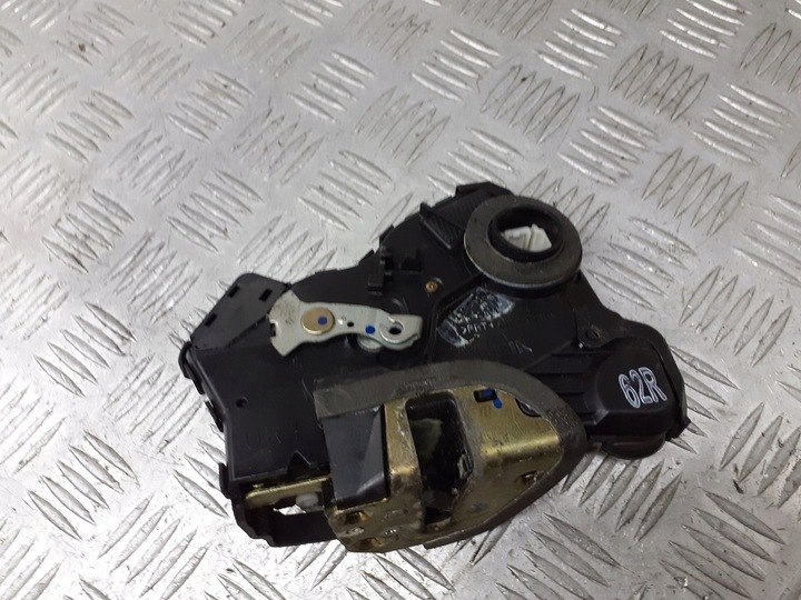 фото №1, Замок двері правий перед toyota avensis t25 2pin