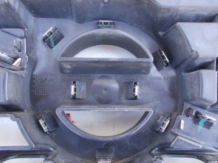 фото №10, Volvo v50 s40 ii рестайлінг 2007 -2012 решітка решітка радіатора знак