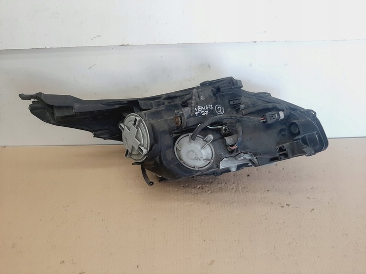 фото №11, Лампа левая левый перед линза toyota avensis t27 годы 2009-2011 англичанин