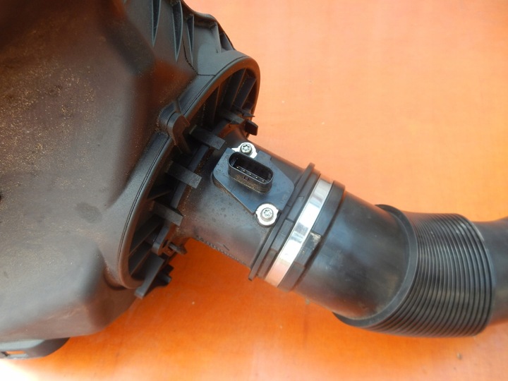 фото №8, Корпус фільтра повітря + витратомір audi a6 c7 3.0tdi