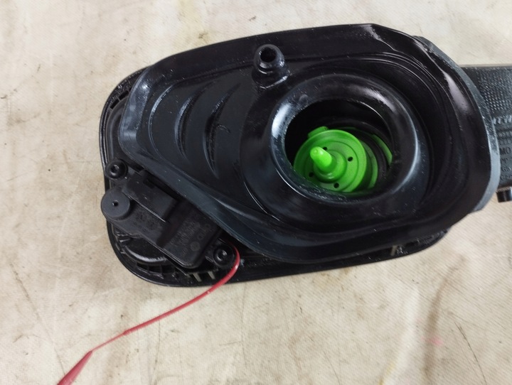 фото №5, Audi q7 2015 usa-klapka заливка топлива