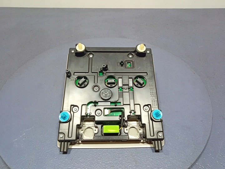 фото №3, Lexus is iii xe30 лампочки стеля освітлення внутрішні 1d153-073g