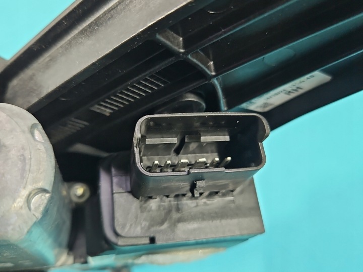 фото №6, Подъемник зад правое стёкла лебёдка opel grandland 9840180580 hb 6 pin