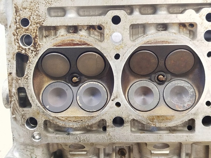 фото №8, Головка двигателя mercedes-benz r1110160901 2.2 16v 111960