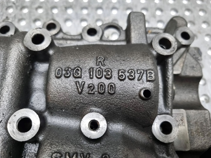 фото №7, Насос масла 03g103537 audi a4 b7 a6 c6 golf vi audi a3 8p 2.0 tdi bkd blb