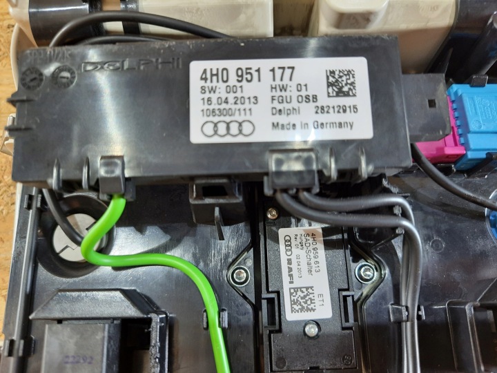 фото №6, Лампа потолок интерьера audi a8 d4 4h0947135g