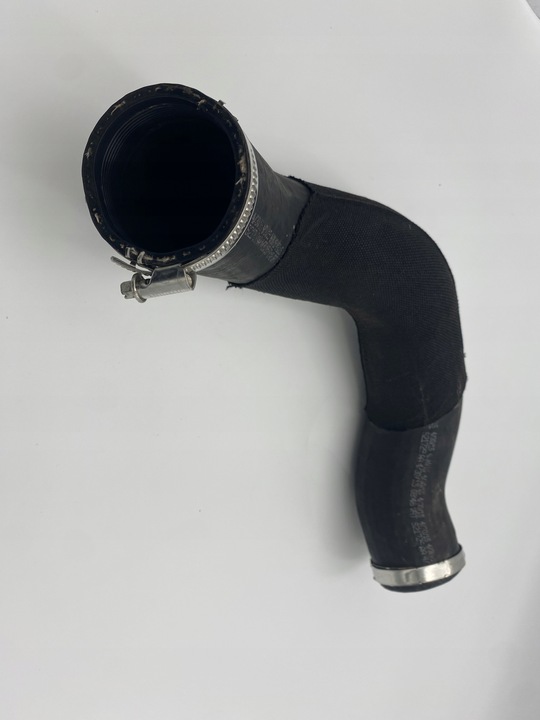 фото №1, Шланг интеркулер audi q7 q8 touareg 4m0145737m