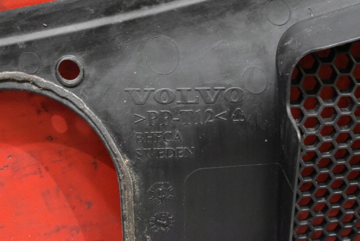 фото №12, Панель під лобовим склом eu 31278103 volvo v40 2 ii 12-16