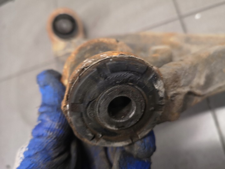 фото №9, Рычаг левый перед vw touareg 7l0407153b