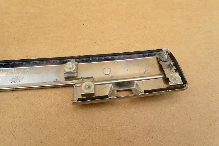 фото №7, Mitsubishi l200 18- накладка крышки хром pod камера 5933a014 oem номер