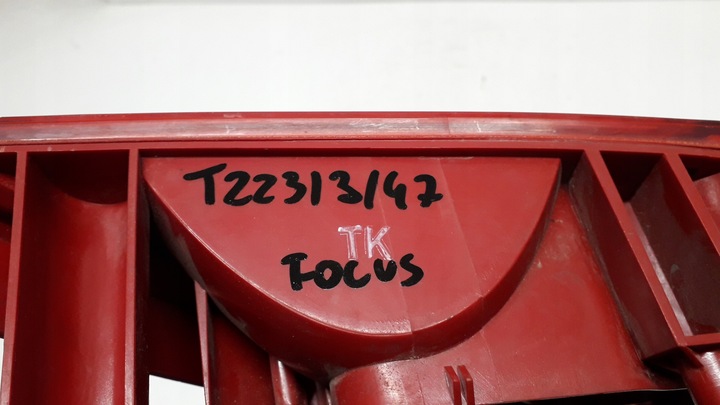 фото №9, Ford focus mk1 sedan лампа права зад - зчеплення