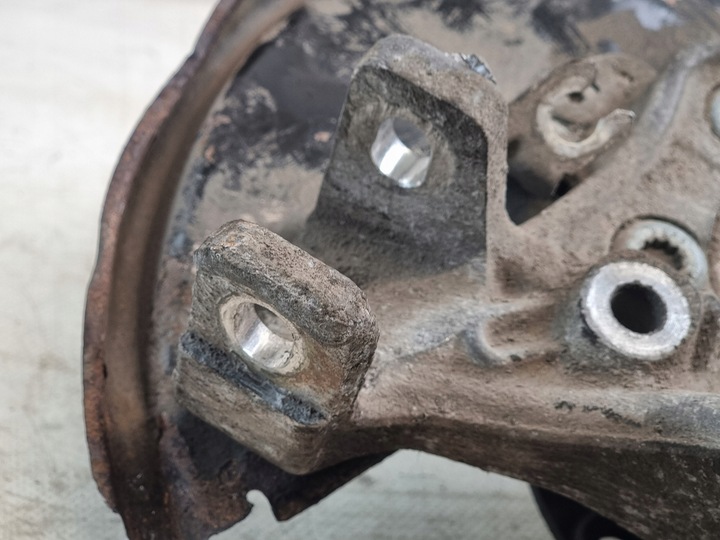 фото №10, Поворотный кулак левый зад audi a6 c6 2.0tdi 05r