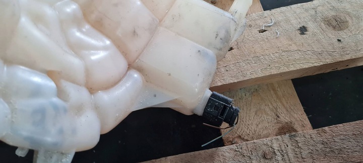 фото №10, A6 c6 рестайлінг бачок розширювальний рідини 2.0 tdi 4f0121403n