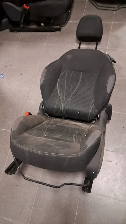 фото №12, Peugeot 208 3d сидіння водія лівий skłdany механізм справний