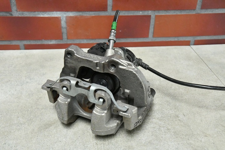 фото №5, Супорт притиск гальмівний праві зад bmw 5 g60 g61 7 g70 x3 g45 3733km