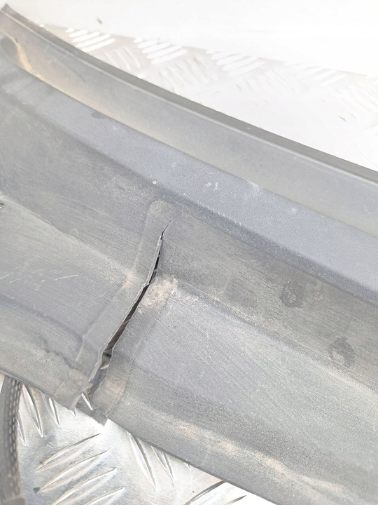 фото №8, Opel vectra c 2003 панель под лобовым стеклом передние