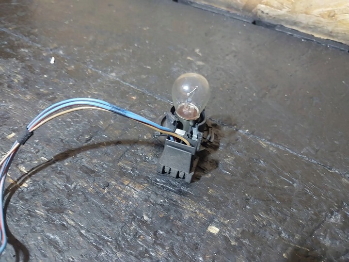 фото №10, Держатель вкладка лампочки зад audi a6 c4 4a универсал 32cp