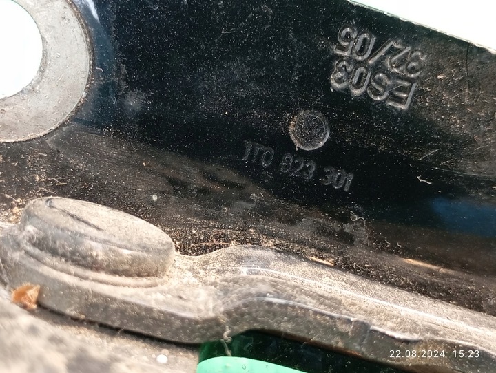 фото №8, Петлі капота rh + lh vw caddy touran 1t0823301 1t0823302
