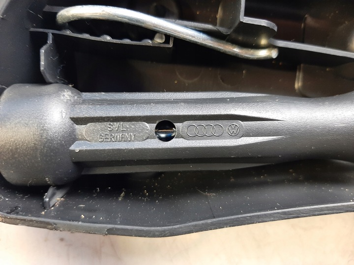 фото №7, Органайзер набор ремонтный ушко буксировочные ключ audi a4 b7 8e0805616c