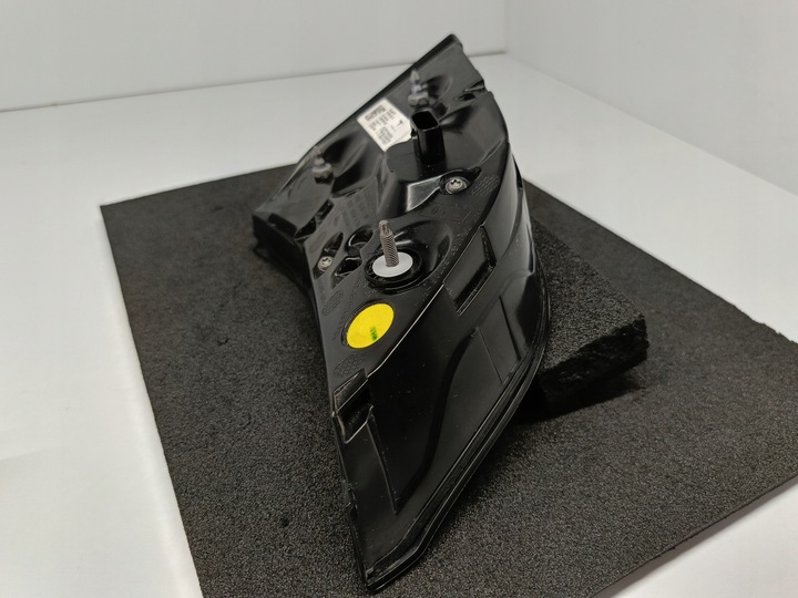 фото №8, Tesla 3 m3 рестайлинг y 20- лампа крышки багажника правый зад led оригинальный номер 1502089-00-b