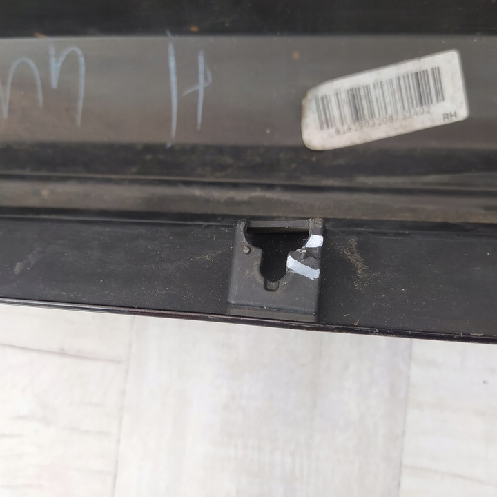 фото №13, Toyota corolla e21 sedan планка пороговая накладка правая 75850-02230