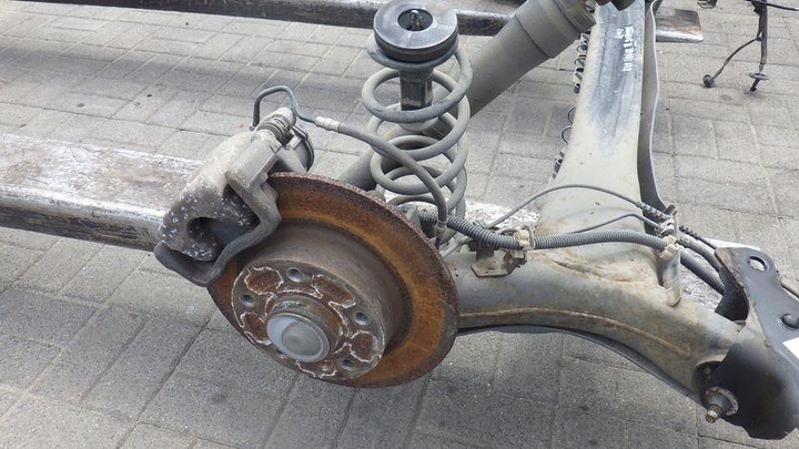 фото №7, Подвешивание задние зад renault megane iii универсал 1.2 tce 555010004r