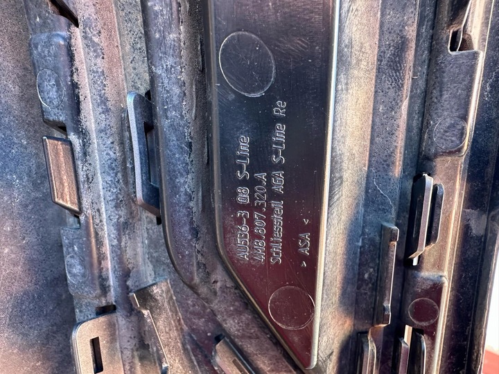 фото №6, Audi q8 s-line 4m8 спойлер диффузор бампера зад