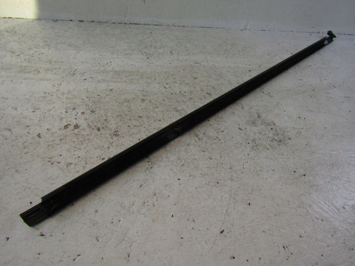 фото №7, Volkswagen passat b8 2016 права планка / прокладка скла двері задніх