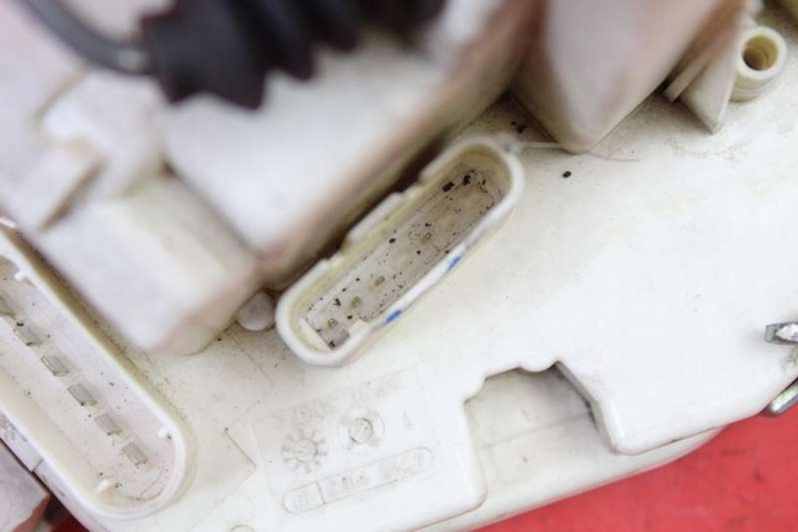 фото №6, Замок дверь правые зад задний a2217306235 mercedes s-klasa w221 05-09