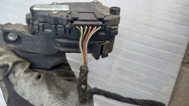 фото №5, Потенціометр газу vw passat b5 1.9tdi рестайлінг універсал 8d1721523f