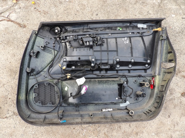 фото №6, Audi a4 b6 обивка дверь боковина левый перед s-line bose