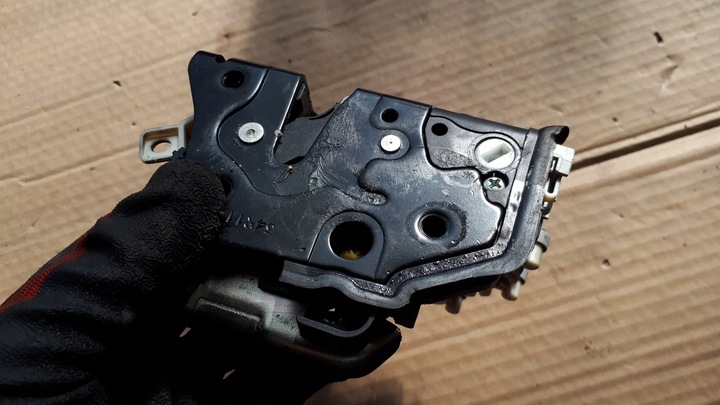 фото №8, S4 b8 a4 замок дверь правые зад 8k0839016d a5