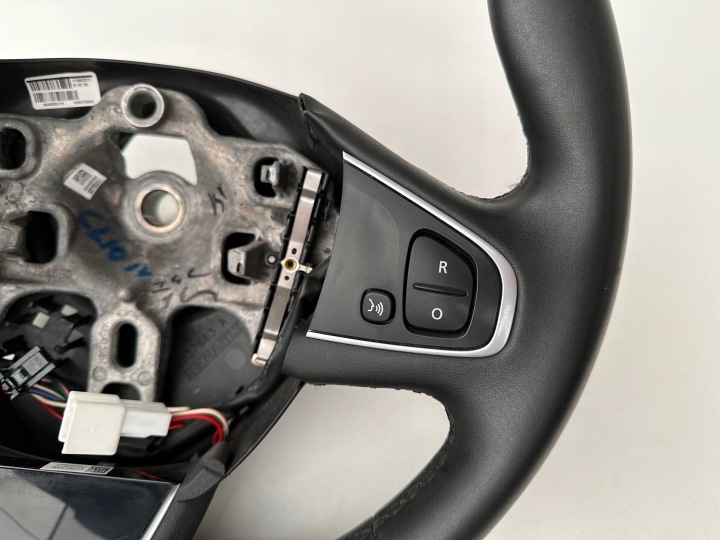 фото №8, Руль кожаный renault clio iv captur оригинальная 6337663a