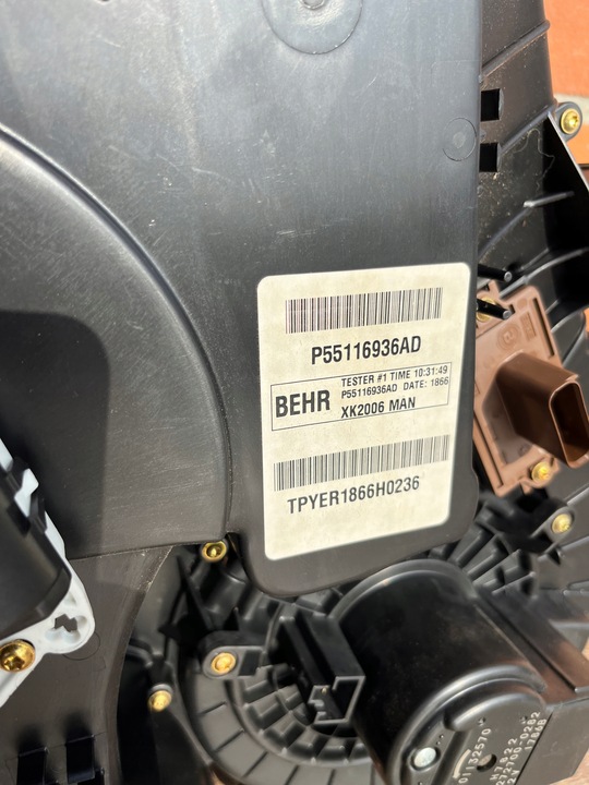 фото №8, Jeep commander 5-10r xk 3.0 отопитель зад p5116936ad