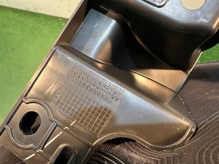 фото №11, Vw transporter t5 7h0 крепление ползун бампера зад задний 7h0807723