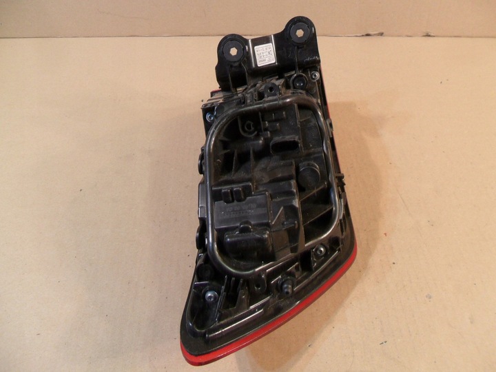 фото №11, Audi a4 b9 8w9 лампа правые зад универсал 8w9945070